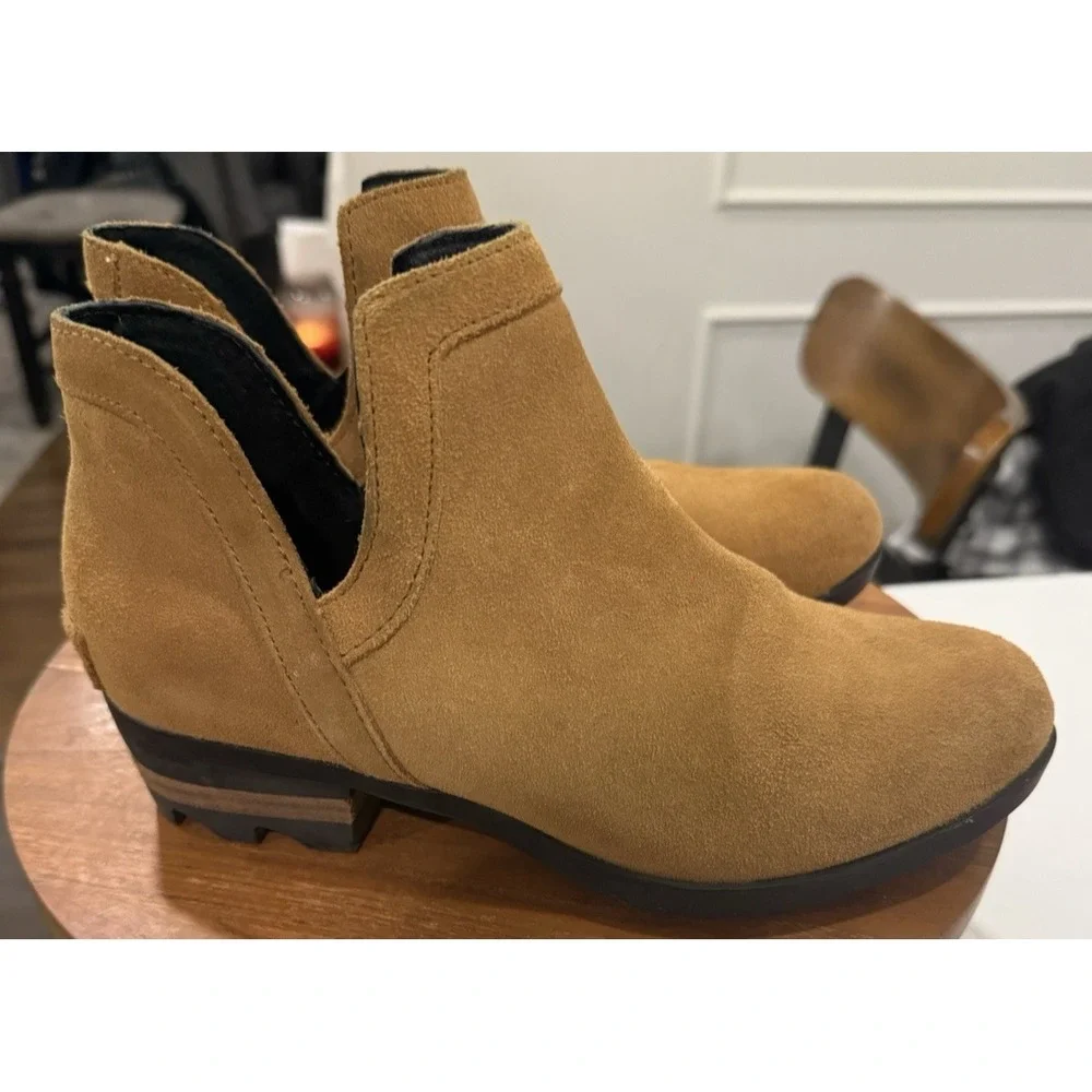 Sorel Women's Lolla Cutout Ankle Bootie Suede Camel Brown Size 7